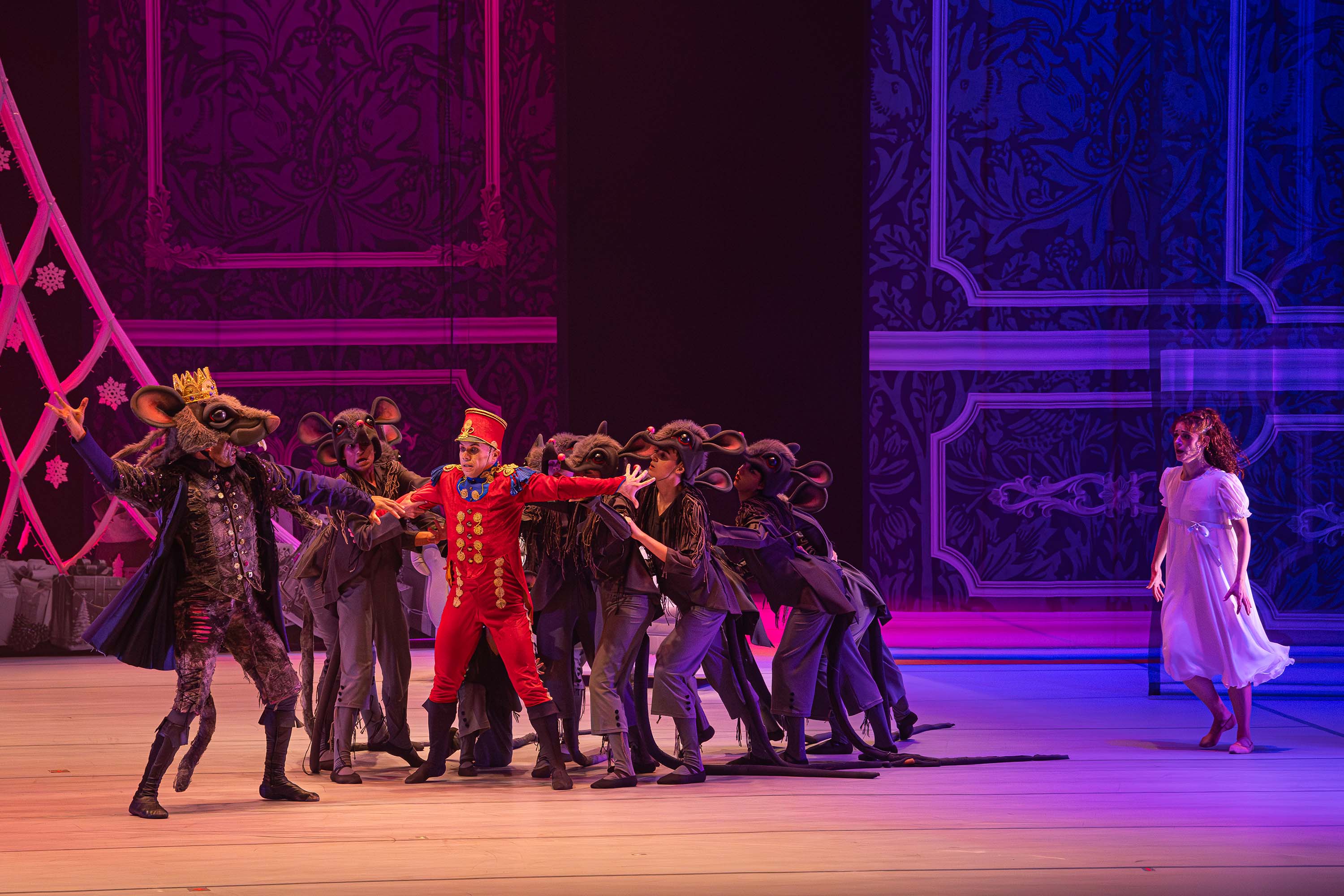 Agenda cultural tem "Quebra-Nozes", novas exposições no MIS-PR e Biblioteca cheia