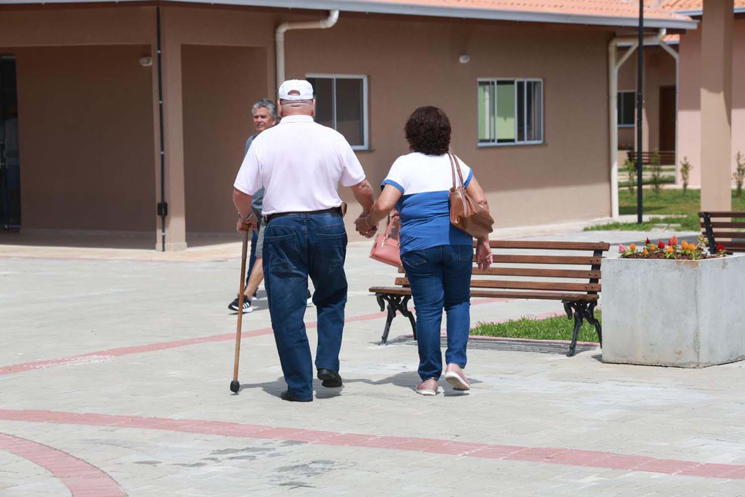 Governador inaugura o Condomínio do Idoso de Guarapuava, o 8° do Estado