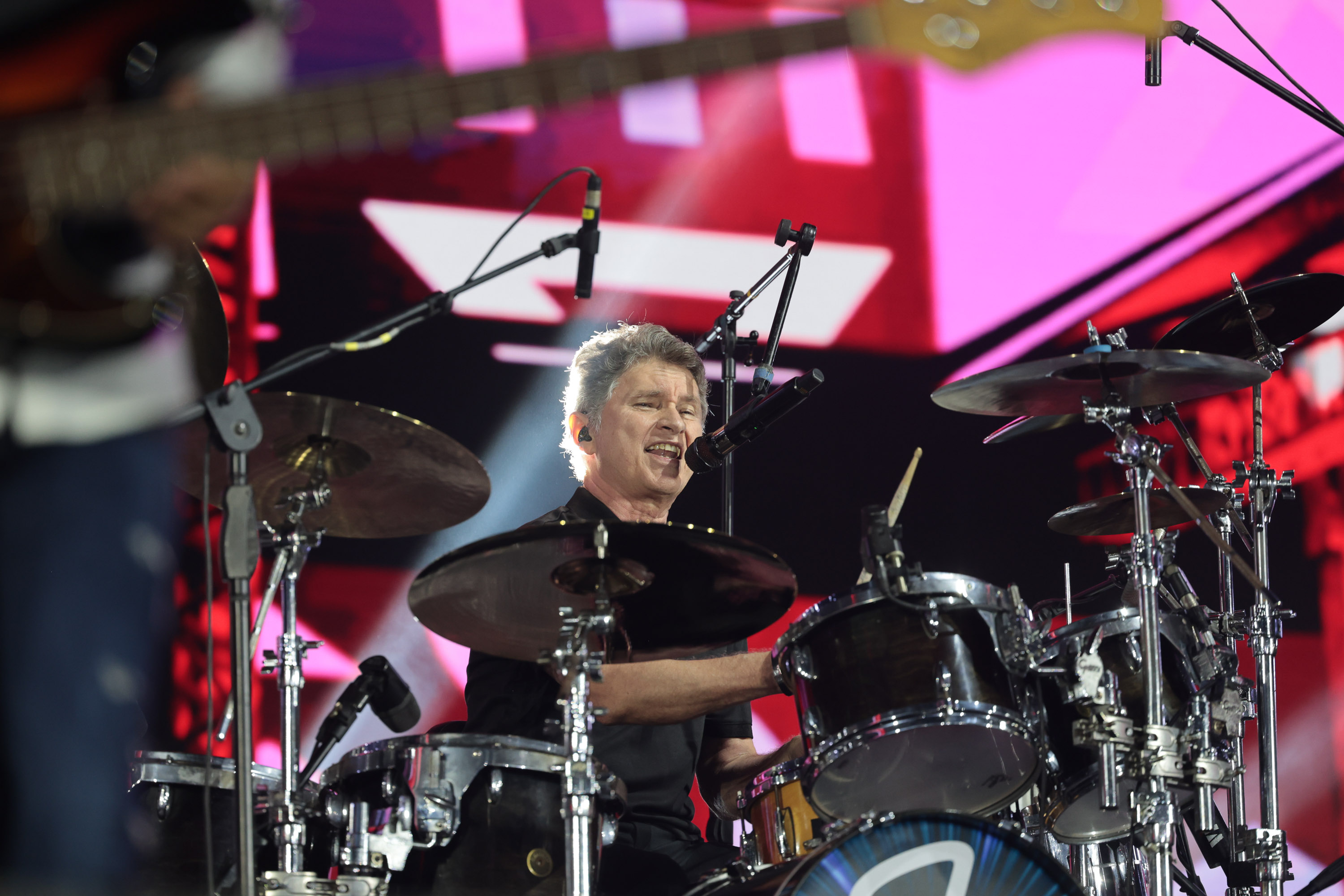 Roupa Nova mais do que dobra público de dois anos atrás no Verão Maior Paraná em Matinhos