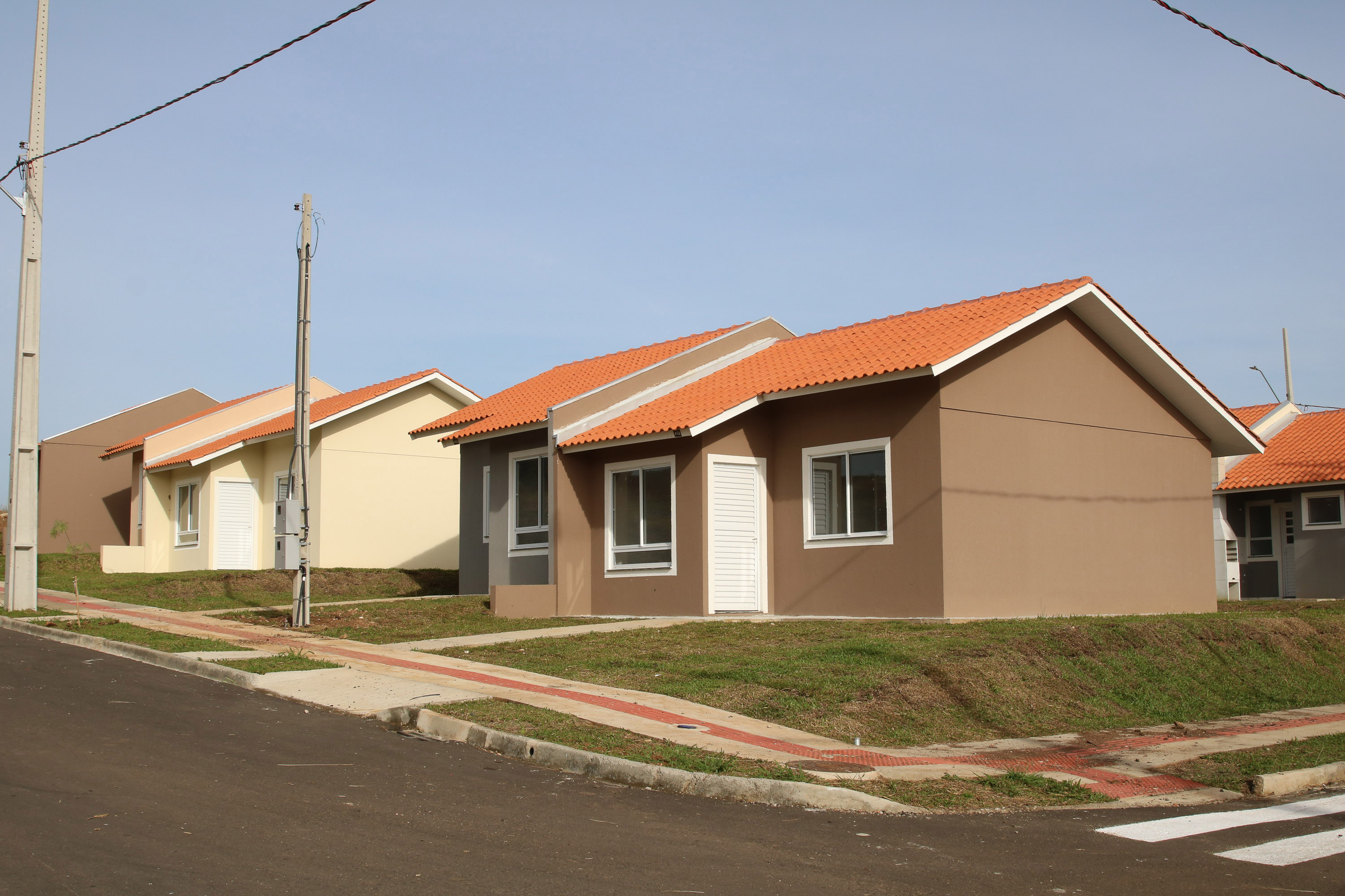 130 mil famílias: Casa Fácil impulsiona habitação e movimenta a economia do Paraná