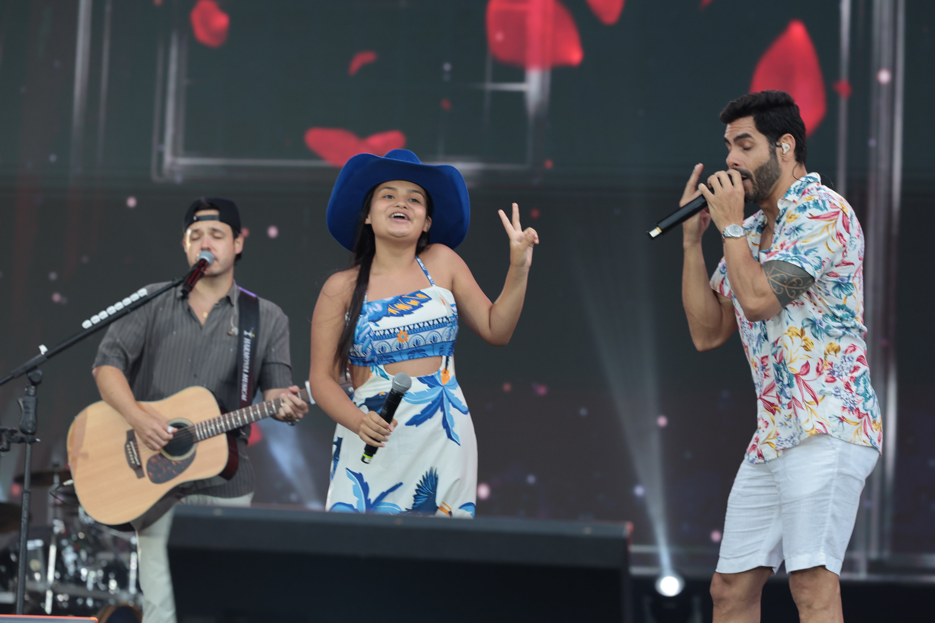 A dupla Israel e Rodolffo durante apresentação do seu show no Verão Maior Paraná, em Matinhos - 08/02/2026 - Foto: Geraldo Bubniak/AEN