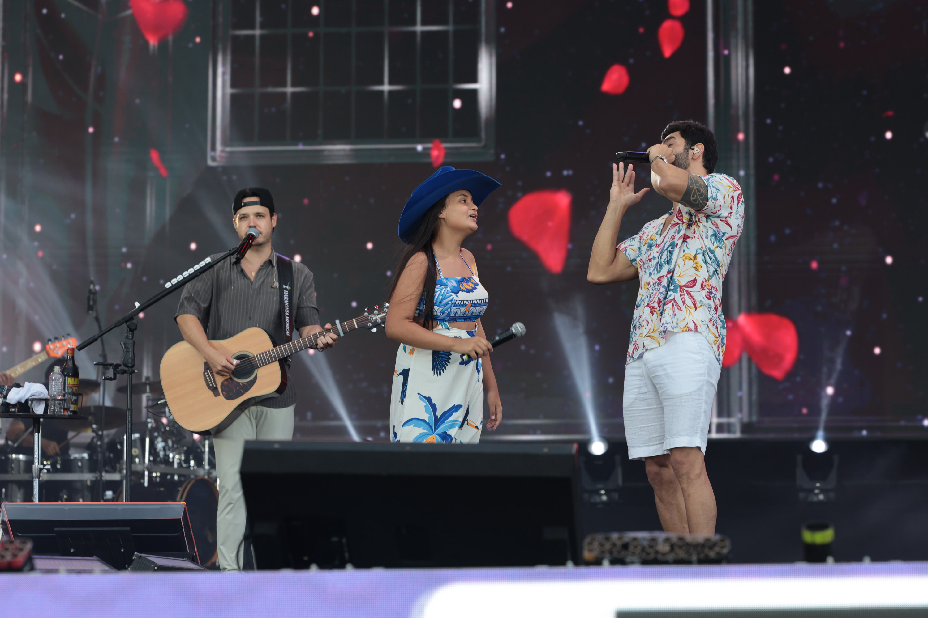 A dupla Israel e Rodolffo durante apresentação do seu show no Verão Maior Paraná, em Matinhos - 08/02/2026 - Foto: Geraldo Bubniak/AEN