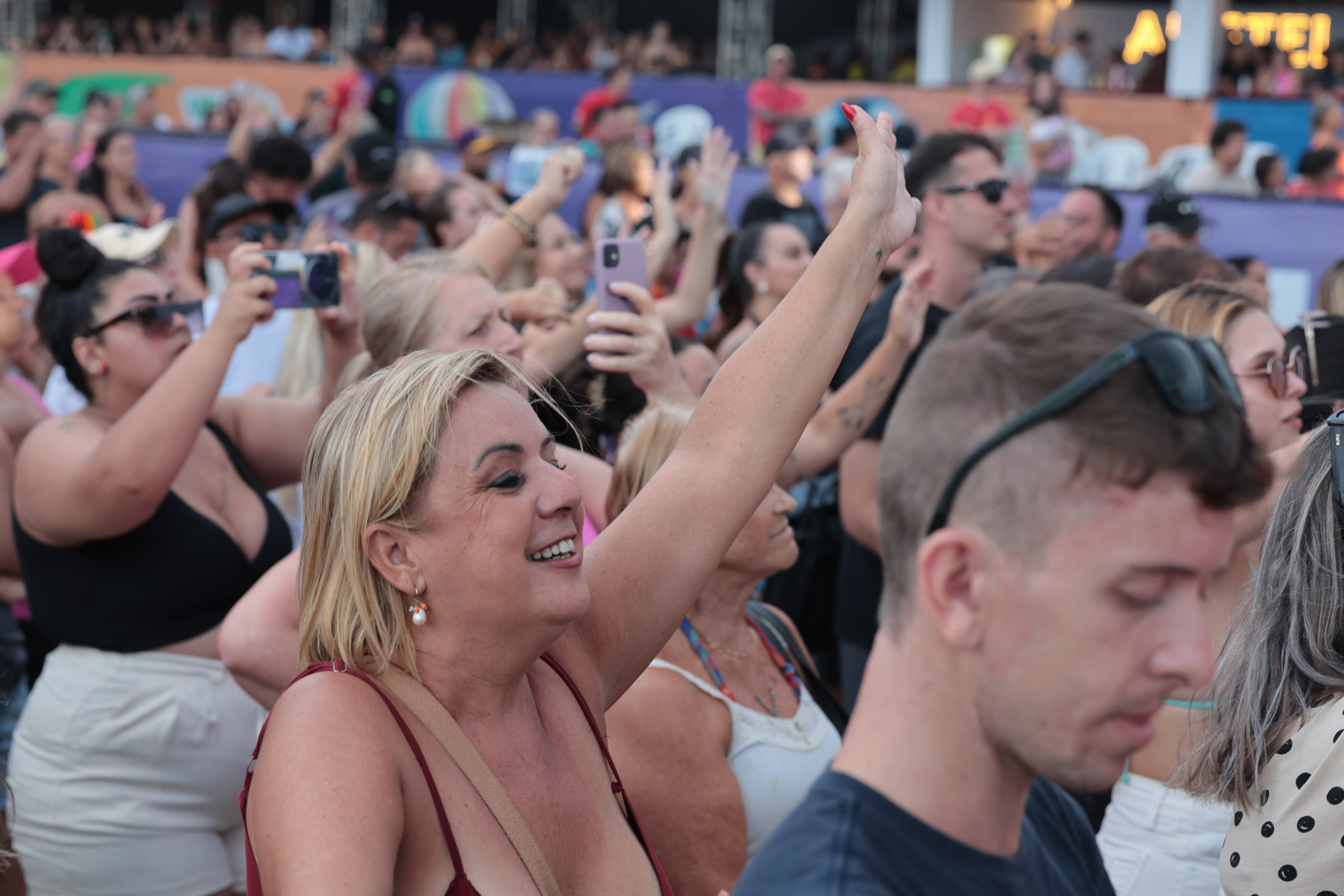 A dupla Israel e Rodolffo durante apresentação do seu show no Verão Maior Paraná, em Matinhos - 08/02/2026 - Foto: Geraldo Bubniak/AEN