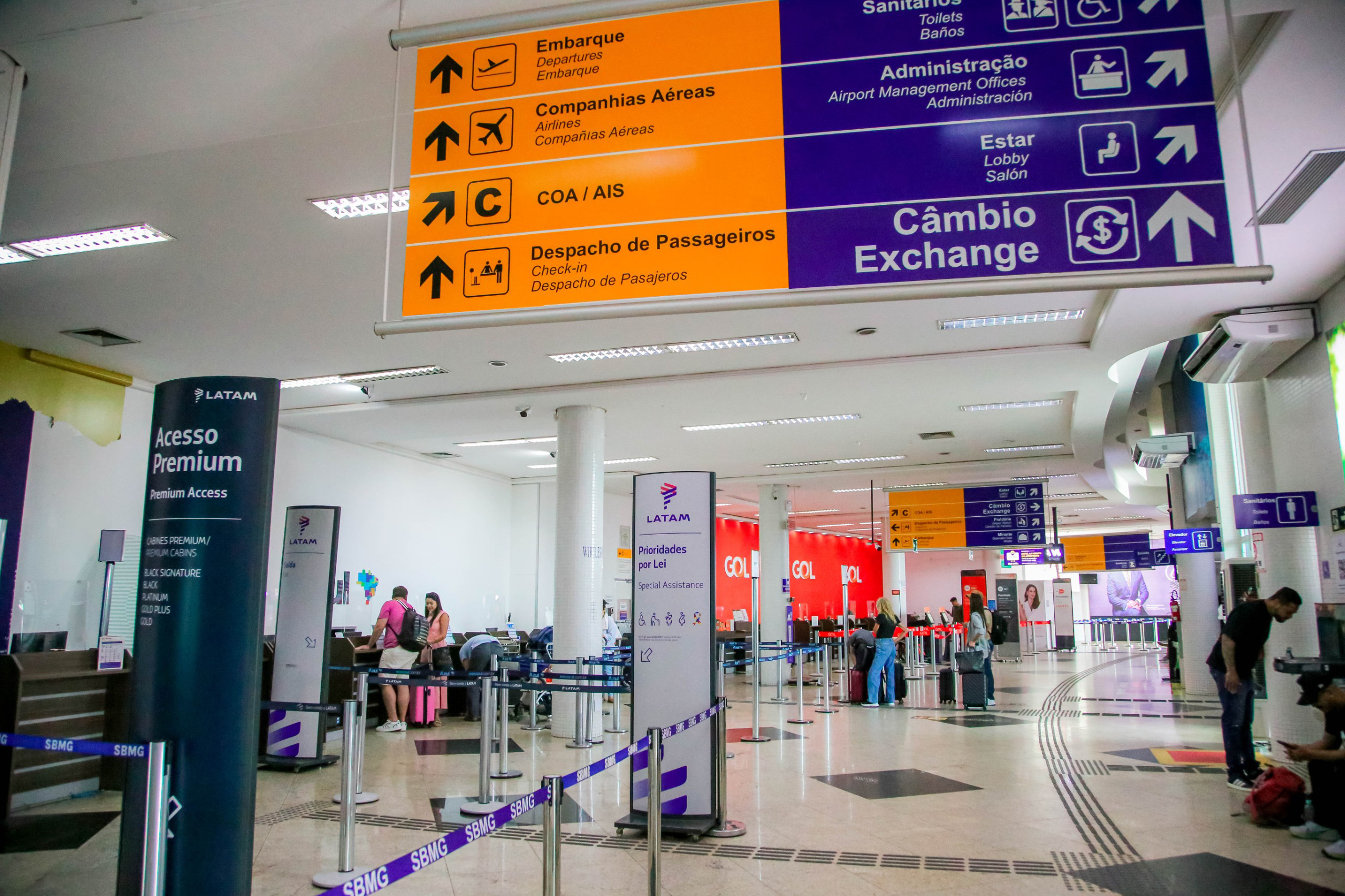 Principais aeroportos do Paraná esperam movimento de 172 mil pessoas durante Carnaval