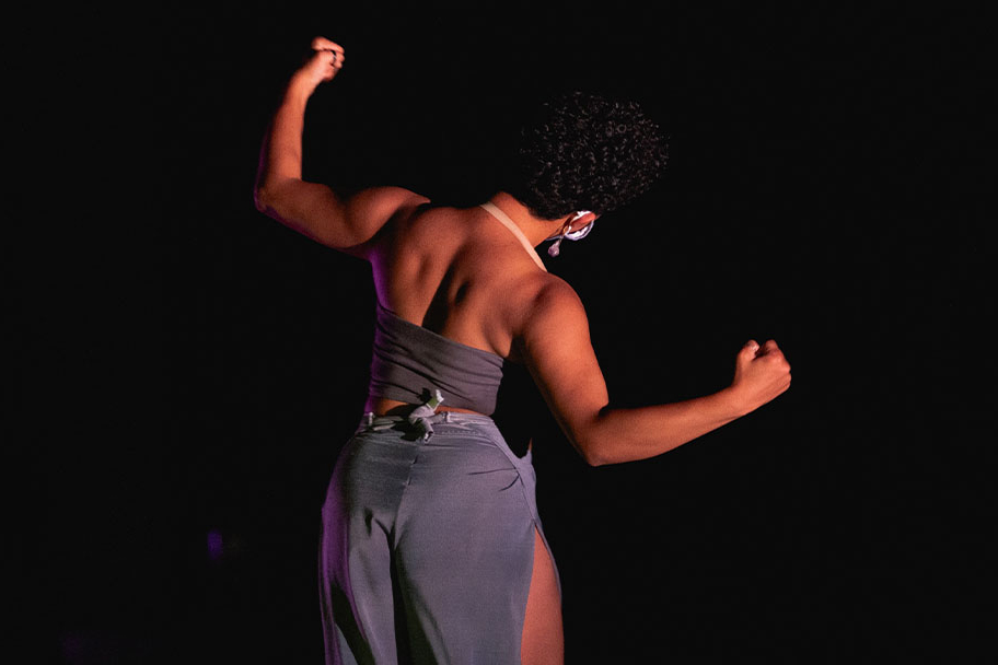 1.º museu-satélite, Festival de Curitiba e shows na Ilha do Mel marcam agenda da semana