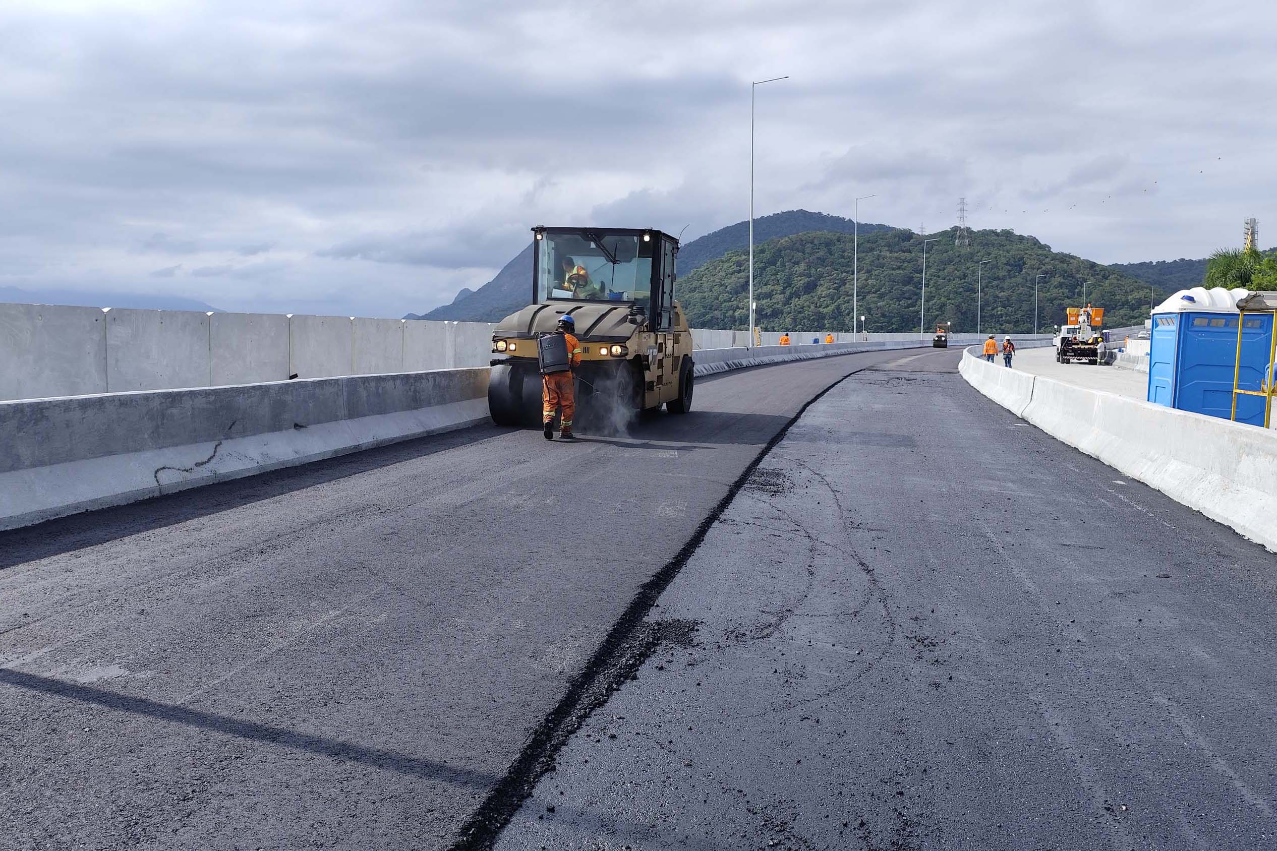 Começam as obras de pavimentação do tabuleiro da Ponte de Guaratuba