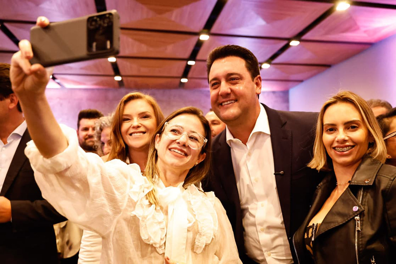 Governador Carlos Massa Ratinho Júnior participou nesta terça-feira (3) do evento Paraná Unido pelas Mulheres - As Protagonistas, no Teatro Guaíra.