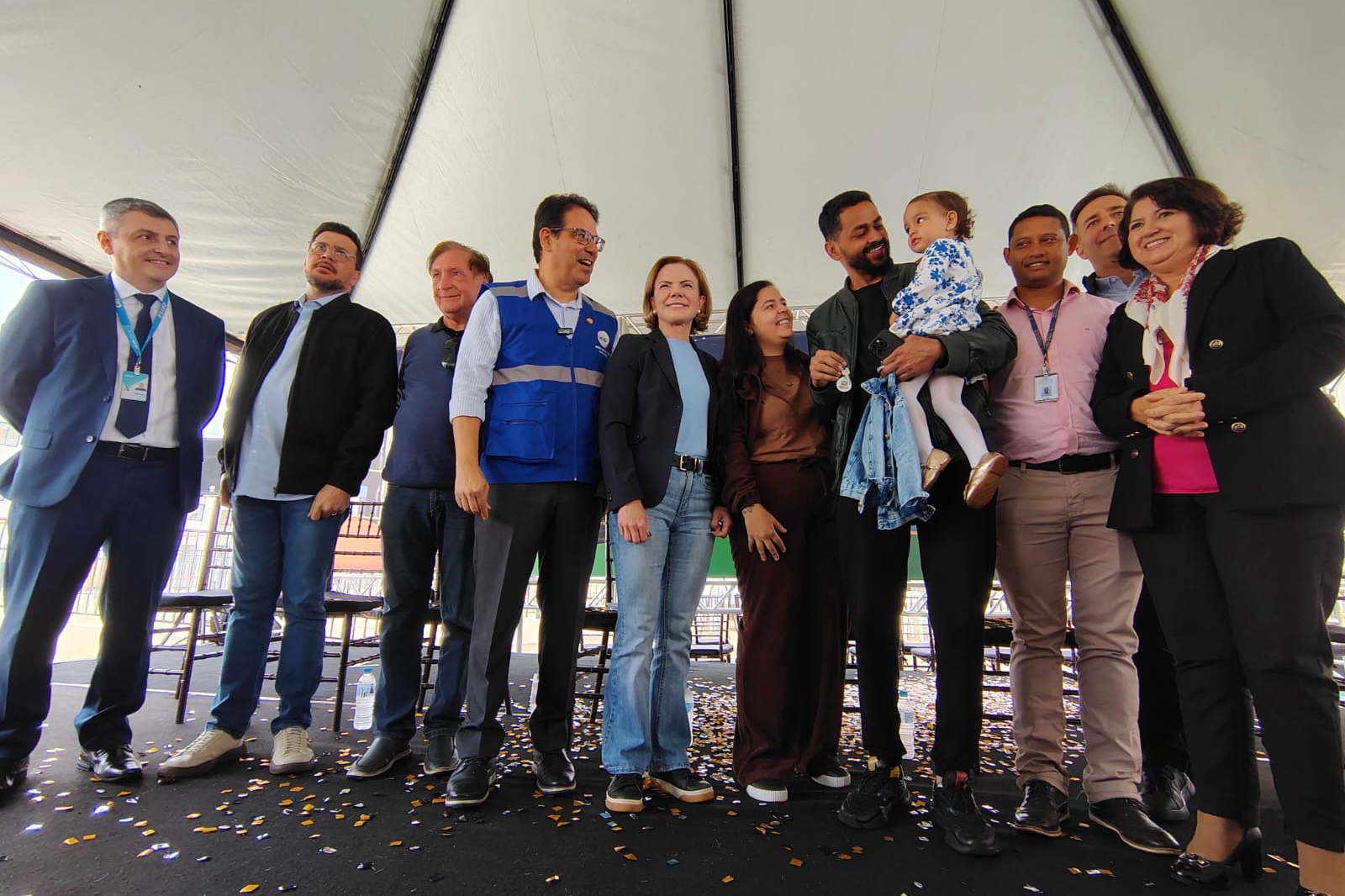 240 famílias de Londrina conquistam imóvel próprio com subsídio do Governo do Estado
