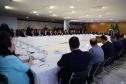 O governador Carlos Massa Ratinho Junior participou nesta terça-feira (18) de uma reunião com o governo federal, líderes dos demais Poderes da República, governadores e vice-governadores dos outros 25 estados e do Distrito Federal, em Brasília.