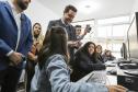 Governo do Paraná começa a entregar 50 mil tablets para alunos da rede estadual