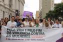 Caminhada reúne milhares de pessoas no Dia Estadual de Combate ao Feminicídio