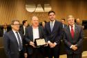 Governador defende advocacia pública ao receber homenagem de procuradores do Estado
