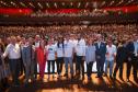 O governador Carlos Massa Ratinho Junior se encontrou nesta segunda-feira (20), no Teatro Guaíra, com os mil alunos da rede pública estadual que vão participar do programa de intercâmbio internacional Ganhando o Mundo