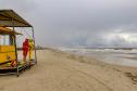 Com temporais, Corpo de Bombeiros do Paraná alerta para riscos de banho de mar