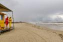 Com temporais, Corpo de Bombeiros do Paraná alerta para riscos de banho de mar