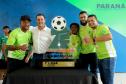 Conquista inédita: governador recebe jovens paranaenses que levantaram a Taça das Favelas