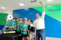 Conquista inédita: governador recebe jovens paranaenses que levantaram a Taça das Favelas