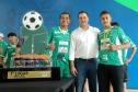 Conquista inédita: governador recebe jovens paranaenses que levantaram a Taça das Favelas