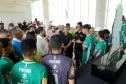 Conquista inédita: governador recebe jovens paranaenses que levantaram a Taça das Favelas
