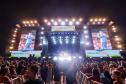 Raça Negra e Amado Batista emocionam mais de 100 mil fãs em shows no Litoral