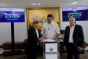 Governador Carlos Massa Ratinho Jr Assina maior piso salarial do Brasil.