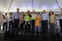 O governador em exercício Darci Piana participou nesta sexta-feira (10) da inauguração do Residencial Maragogi, em Maringá. O empreendimento da P3 Engenharia conta com 200 apartamentos, dos quais 138 contaram com aportes do Governo do Estado para subsídio do valor de entrada às famílias compradoras por meio do programa Casa Fácil Paraná