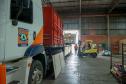 Caminhões com doações dos paranaenses chegam ao município de Santa Cruz do Sul/RS.