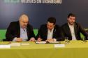 Curitiba, 17 de junho de 2024 - O governador Carlos Massa Ratinho Jr., anuncia a liberação de verbas para pavimentação, restauração de praça e obras de saneamento em Curitiba.