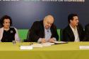 Curitiba, 17 de junho de 2024 - O governador Carlos Massa Ratinho Jr., anuncia a liberação de verbas para pavimentação, restauração de praça e obras de saneamento em Curitiba.