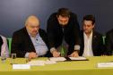 Curitiba, 17 de junho de 2024 - O governador Carlos Massa Ratinho Jr., anuncia a liberação de verbas para pavimentação, restauração de praça e obras de saneamento em Curitiba.