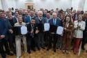 O governador em exercício Darci Piana e o presidente da Sanepar, Wilson Bley, anunciam nesta terça-feira (02) um pacote de investimento em saneamento rural e urbano e distribuição de água, além da conclusão de obras emblemáticas do setor.