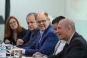 O governador Carlos Massa Ratinho Junior recepcionou nesta segunda-feira (19), no Palácio Iguaçu, uma comitiva do Centro de Desenvolvimento de Computação Avançada (C-DAC), instituição indiana que é referência em pesquisa e desenvolvimento de alta tecnologia.