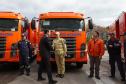 Governador entrega 10 novos caminhões para combate a incêndios