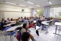 Volta às aulas e entrega de kits escolares