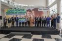 Trinta municípios paranaenses vão receber 1.200 novos abrigos de pontos de ônibus adquiridos pelo Governo do Estado por meio da Agência de Assuntos Metropolitanos do Paraná (Amep). O anúncio foi feito nesta terça-feira (22) pelo governador em exercício Darci Piana e envolve investimentos de R$ 7,4 milhões do orçamento estadual e de outros R$ 3,1 milhões de emendas indicadas por deputados estaduais.