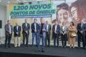 Trinta municípios paranaenses vão receber 1.200 novos abrigos de pontos de ônibus adquiridos pelo Governo do Estado por meio da Agência de Assuntos Metropolitanos do Paraná (Amep). O anúncio foi feito nesta terça-feira (22) pelo governador em exercício Darci Piana e envolve investimentos de R$ 7,4 milhões do orçamento estadual e de outros R$ 3,1 milhões de emendas indicadas por deputados estaduais.