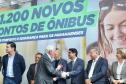 Trinta municípios paranaenses vão receber 1.200 novos abrigos de pontos de ônibus adquiridos pelo Governo do Estado por meio da Agência de Assuntos Metropolitanos do Paraná (Amep). O anúncio foi feito nesta terça-feira (22) pelo governador em exercício Darci Piana e envolve investimentos de R$ 7,4 milhões do orçamento estadual e de outros R$ 3,1 milhões de emendas indicadas por deputados estaduais.