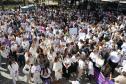 Caminhada contra o feminicídio reúne 2 mil pessoas em Curitiba: ato acontece em 181 cidades