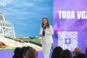 A primeira-dama Luciana Saito Massa, a secretária Leandre Dal Ponte e o secretário Coronel Hudson Teixeira participam nesta sexta-feira (29), de evento Agosto Lilás, no Salão de Atos do Palácio Iguaçu. Foto: Geraldo Bubniak/AEN