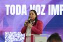 A primeira-dama Luciana Saito Massa, a secretária Leandre Dal Ponte e o secretário Coronel Hudson Teixeira participam nesta sexta-feira (29), de evento Agosto Lilás, no Salão de Atos do Palácio Iguaçu. Foto: Geraldo Bubniak/AEN