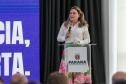 A primeira-dama Luciana Saito Massa, a secretária Leandre Dal Ponte e o secretário Coronel Hudson Teixeira participam nesta sexta-feira (29), de evento Agosto Lilás, no Salão de Atos do Palácio Iguaçu. Foto: Geraldo Bubniak/AEN