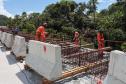 Com trecho estaiado quase pronto e 160 vigas lançadas, Ponte de Guaratuba atinge 91% de execução