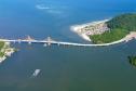 Com trecho estaiado quase pronto e 160 vigas lançadas, Ponte de Guaratuba atinge 91% de execução