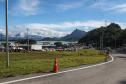 Estrtuturas sendo montada para a inauguracao nesta sexta-feira (1) da Ponte de Guaratuba