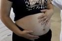 Após incorporar vacina para gestantes, Paraná registra queda de 83,5% nos internamentos de bebês