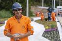 Operários da Ponte de Guaratuba festejam entrega da estrutura no Dia do Trabalhador