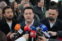 O governador Carlos Massa Ratinho Junior e o secretário da Educação, Roni Miranda, assinam nesta quarta-feira (24), o contrato do programa Mais Escolas Paraná