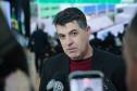 O governador Carlos Massa Ratinho Junior e o secretário da Educação, Roni Miranda, assinam nesta quarta-feira (24), o contrato do programa Mais Escolas Paraná