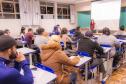 Migrantes de 14 nacionalidades aprendem português em projeto da UEPG