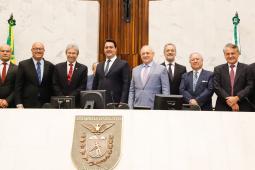 O governador Carlos Massa Ratinho Junior participou na segunda-feira (03) da solenidade de retomada dos trabalhos em plenário na Assembleia Legislativa do Paraná
